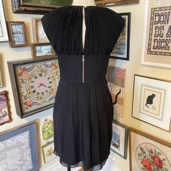 NWT Ted Baker Black Pleated Cap Sleeve Cocktail Dress With Back Zip Decor Size 4 - Picture 4 of 13